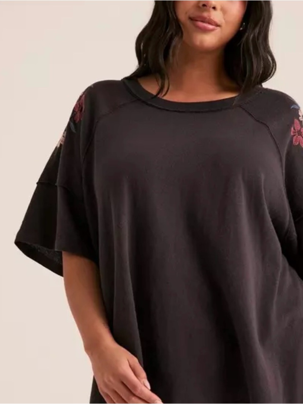 Festi by Torrid black/gray short sleeve tee with floral embroidery Torrid Size 3 - Picture 3 of 9